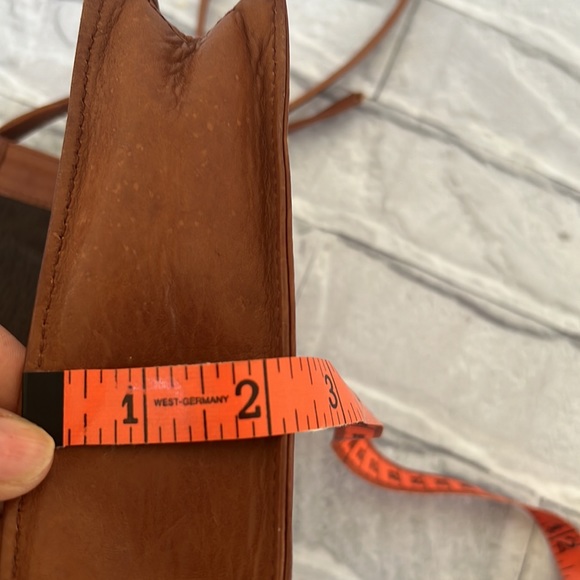 Tano leather shoulder bag - Picture 11 of 12